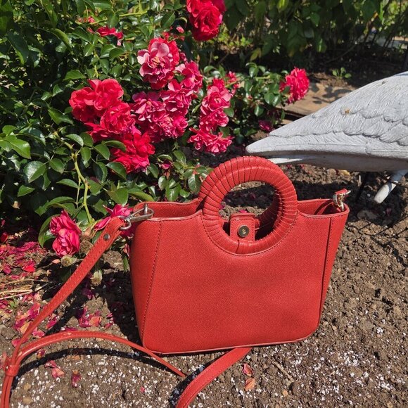 Love and Lore purse - Picture 2 of 4